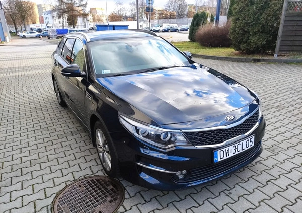 Kia Optima cena 48800 przebieg: 218000, rok produkcji 2017 z Wrocław małe 121